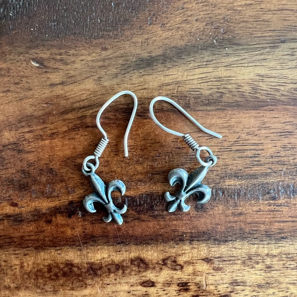Silver Fleur-de-lis Earrings - Picture 1 of 1